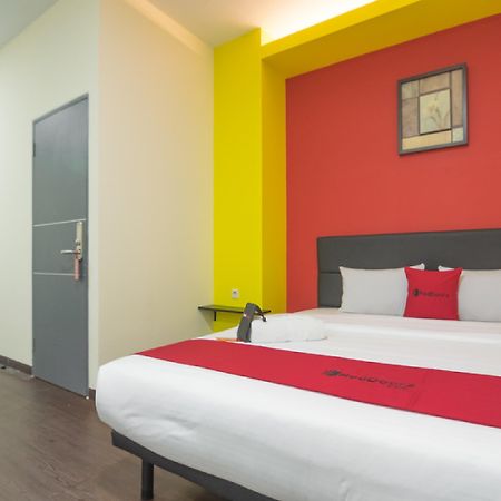 RedDoorz near ITC Mangga Dua Hotel Jakarta Buitenkant foto