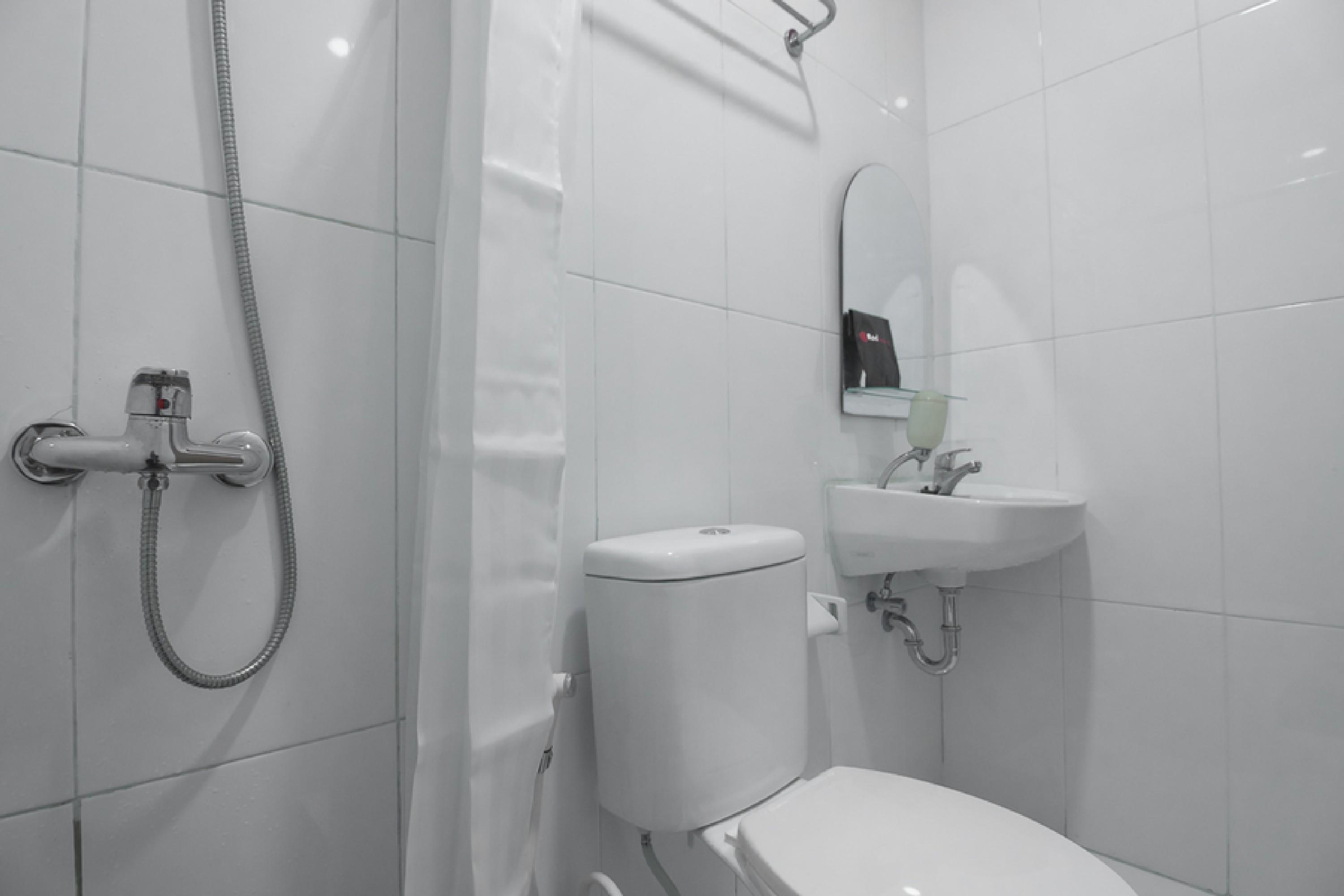 RedDoorz near ITC Mangga Dua Hotel Jakarta Buitenkant foto