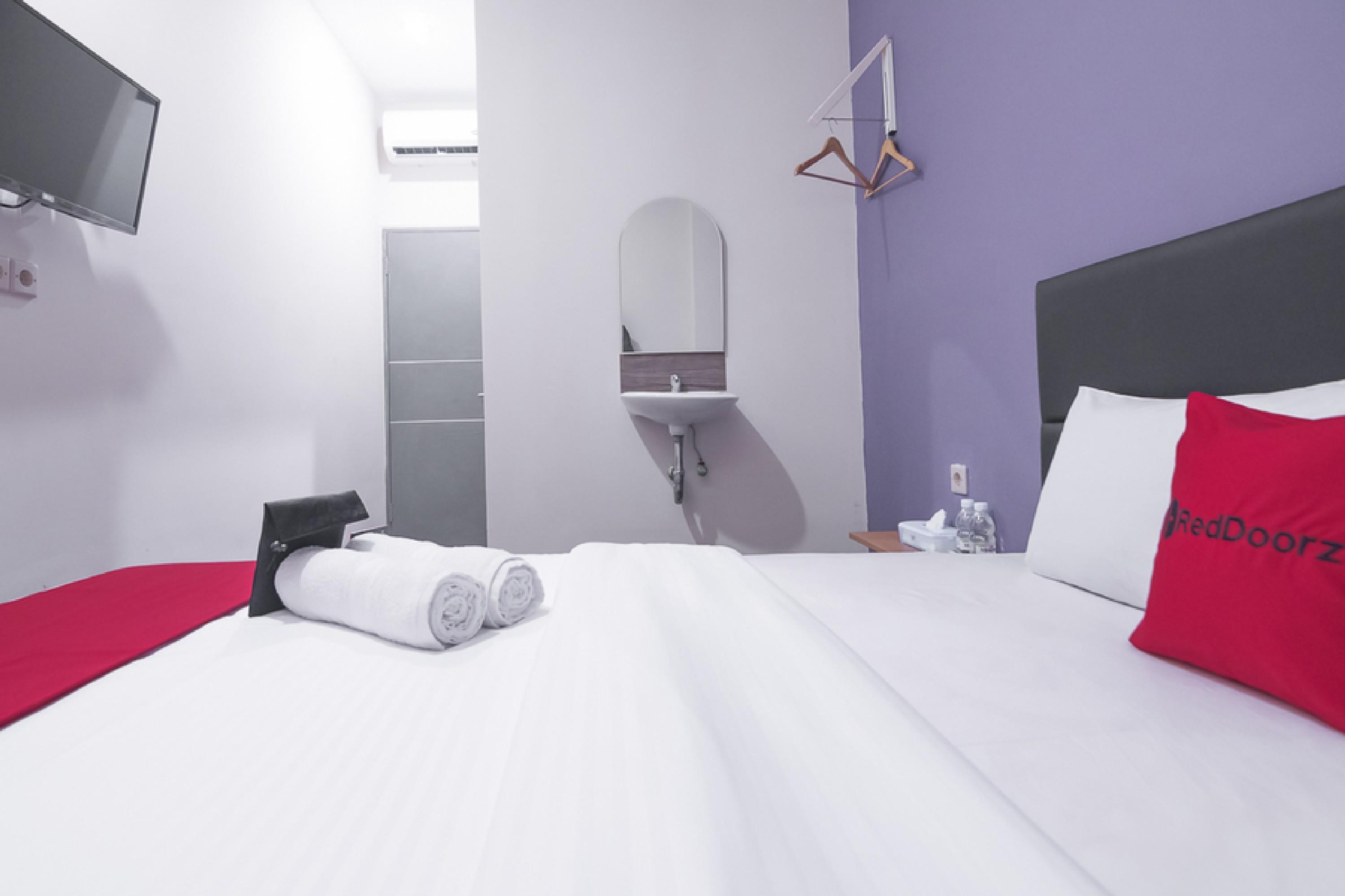 RedDoorz near ITC Mangga Dua Hotel Jakarta Buitenkant foto