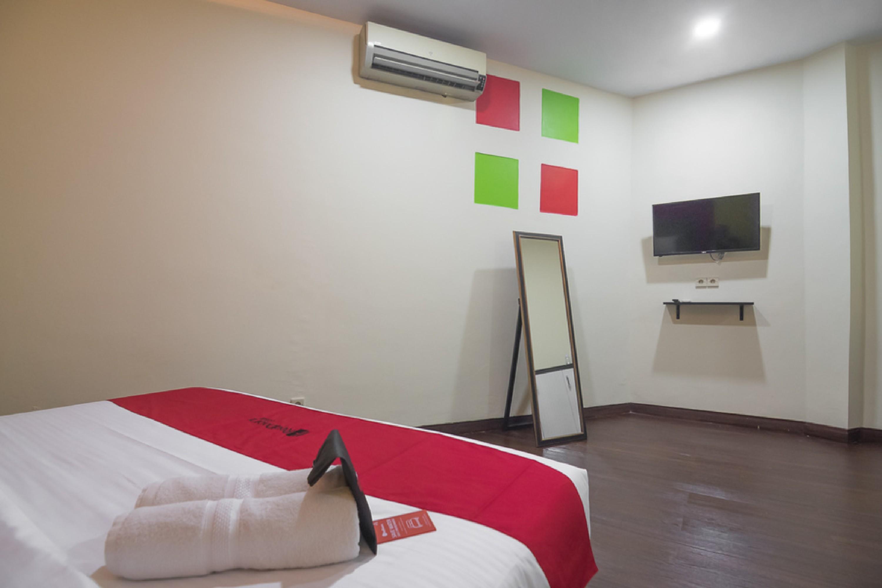 RedDoorz near ITC Mangga Dua Hotel Jakarta Buitenkant foto