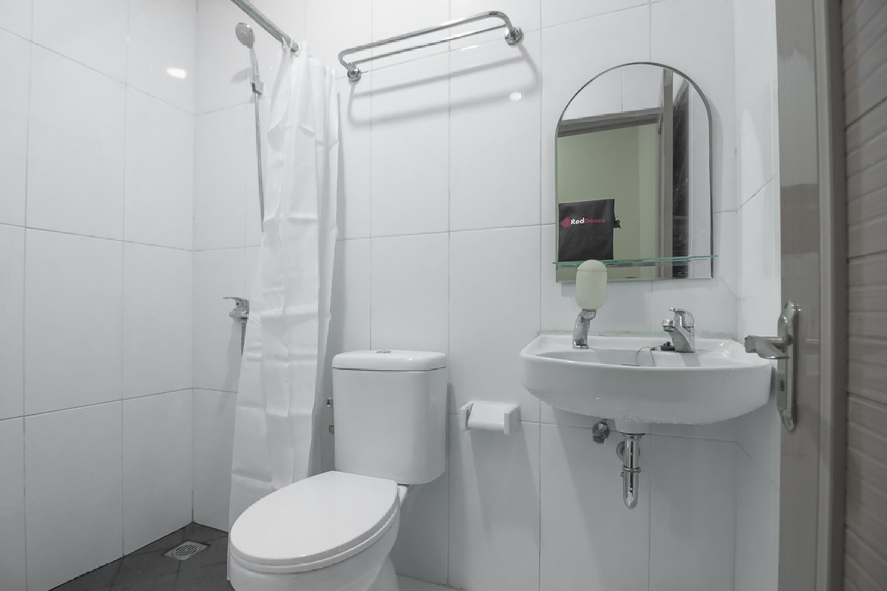 RedDoorz near ITC Mangga Dua Hotel Jakarta Buitenkant foto