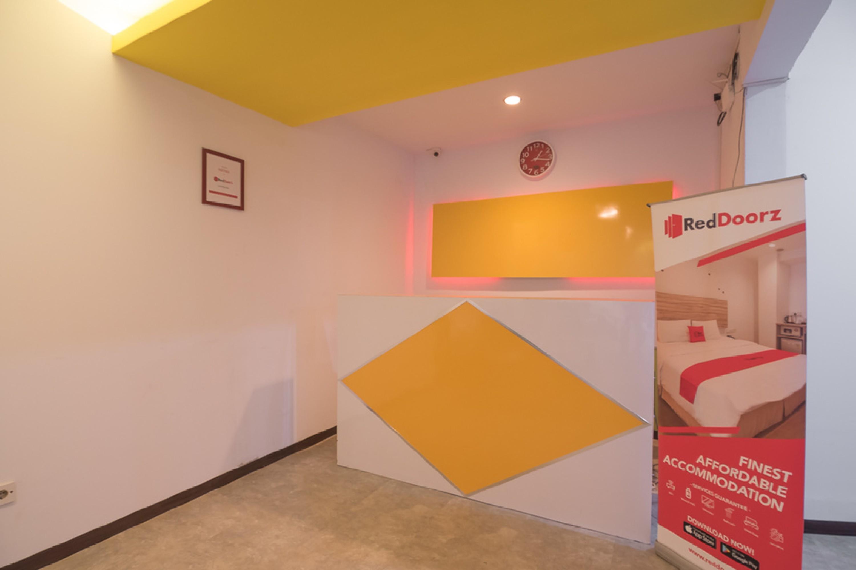 RedDoorz near ITC Mangga Dua Hotel Jakarta Buitenkant foto