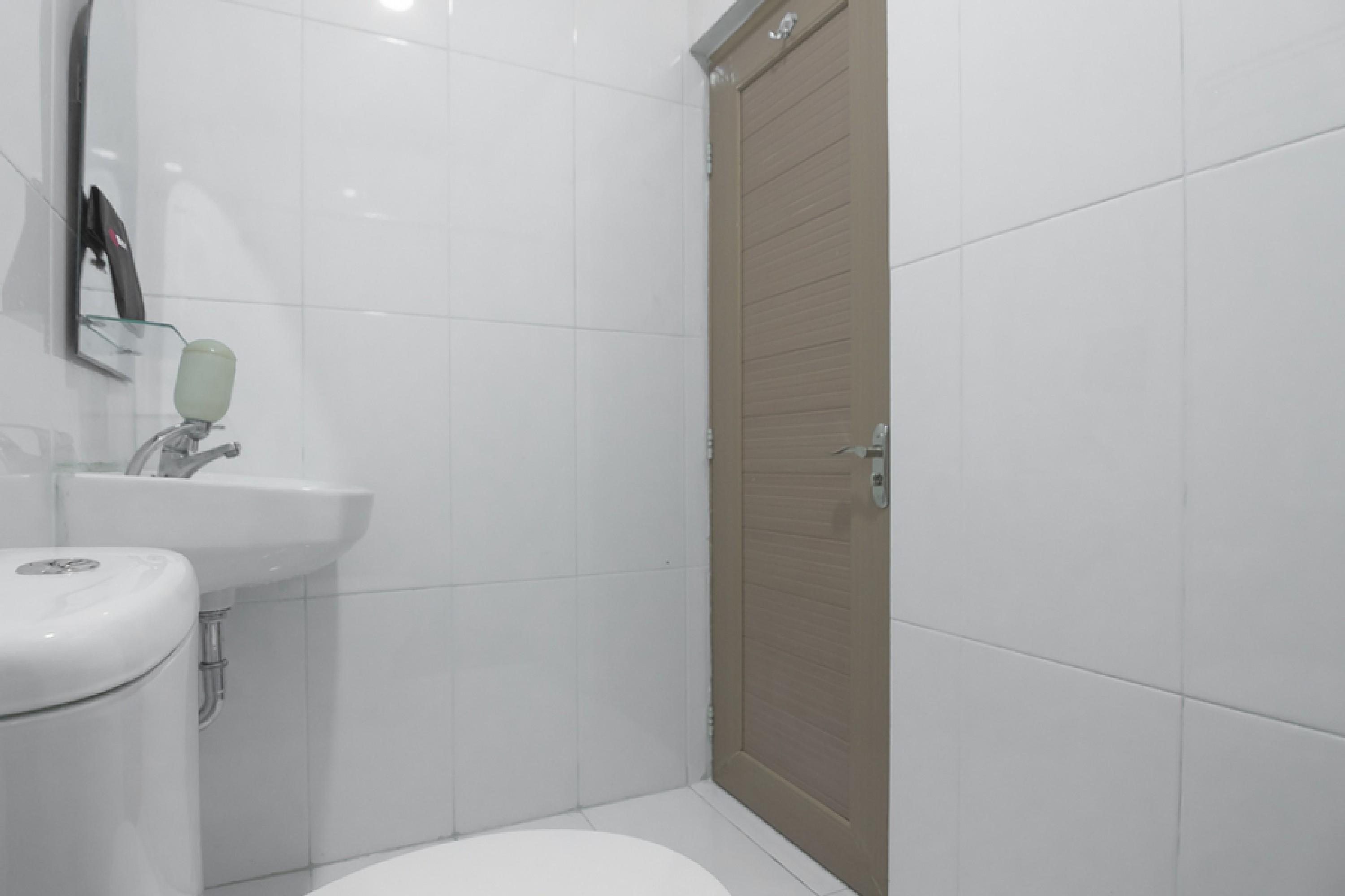 RedDoorz near ITC Mangga Dua Hotel Jakarta Buitenkant foto