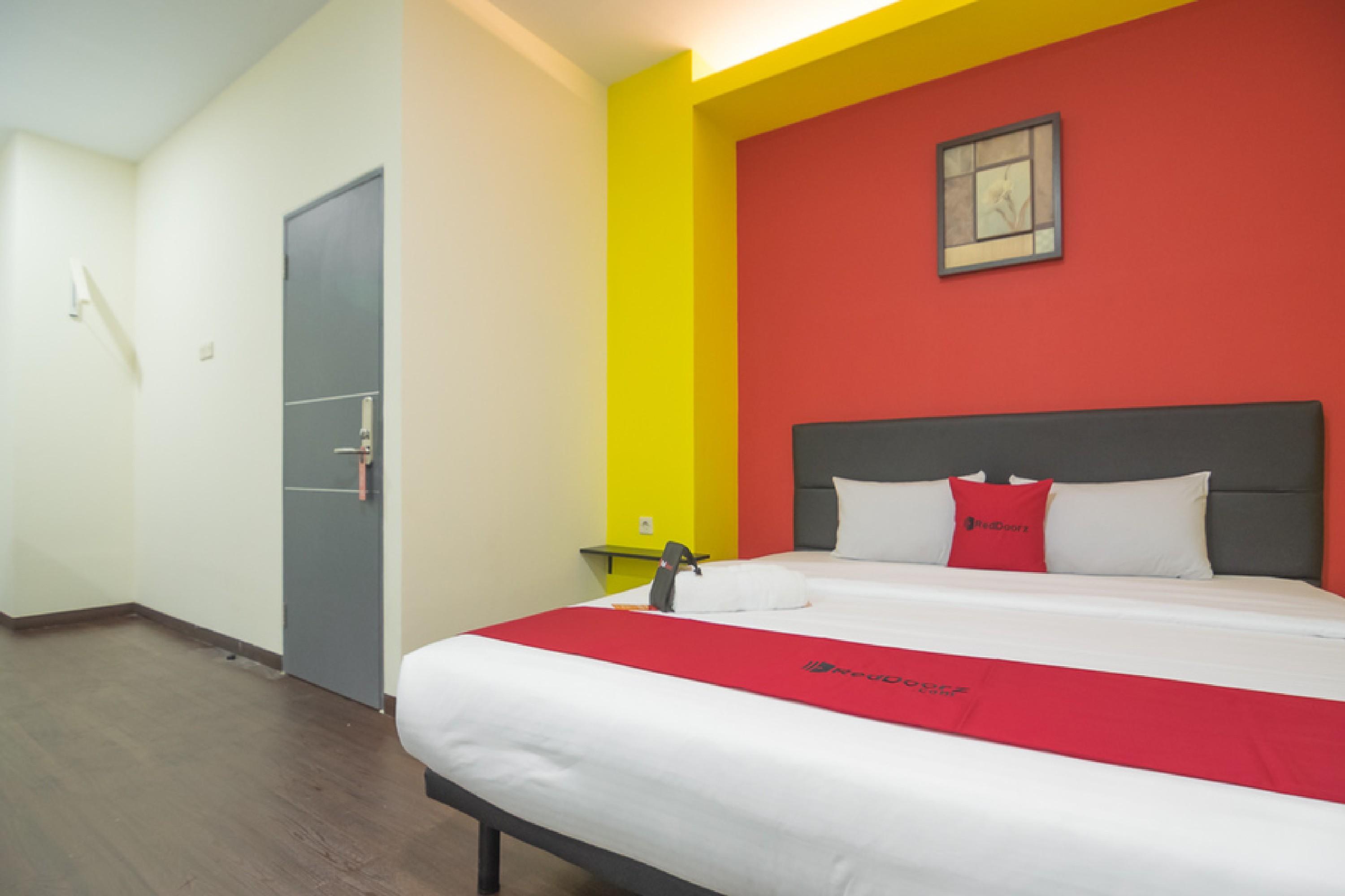 RedDoorz near ITC Mangga Dua Hotel Jakarta Buitenkant foto