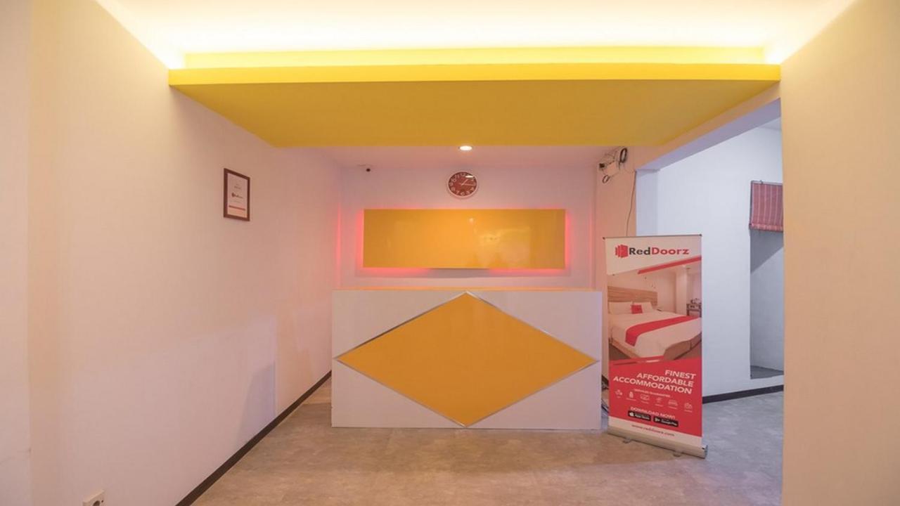 RedDoorz near ITC Mangga Dua Hotel Jakarta Buitenkant foto