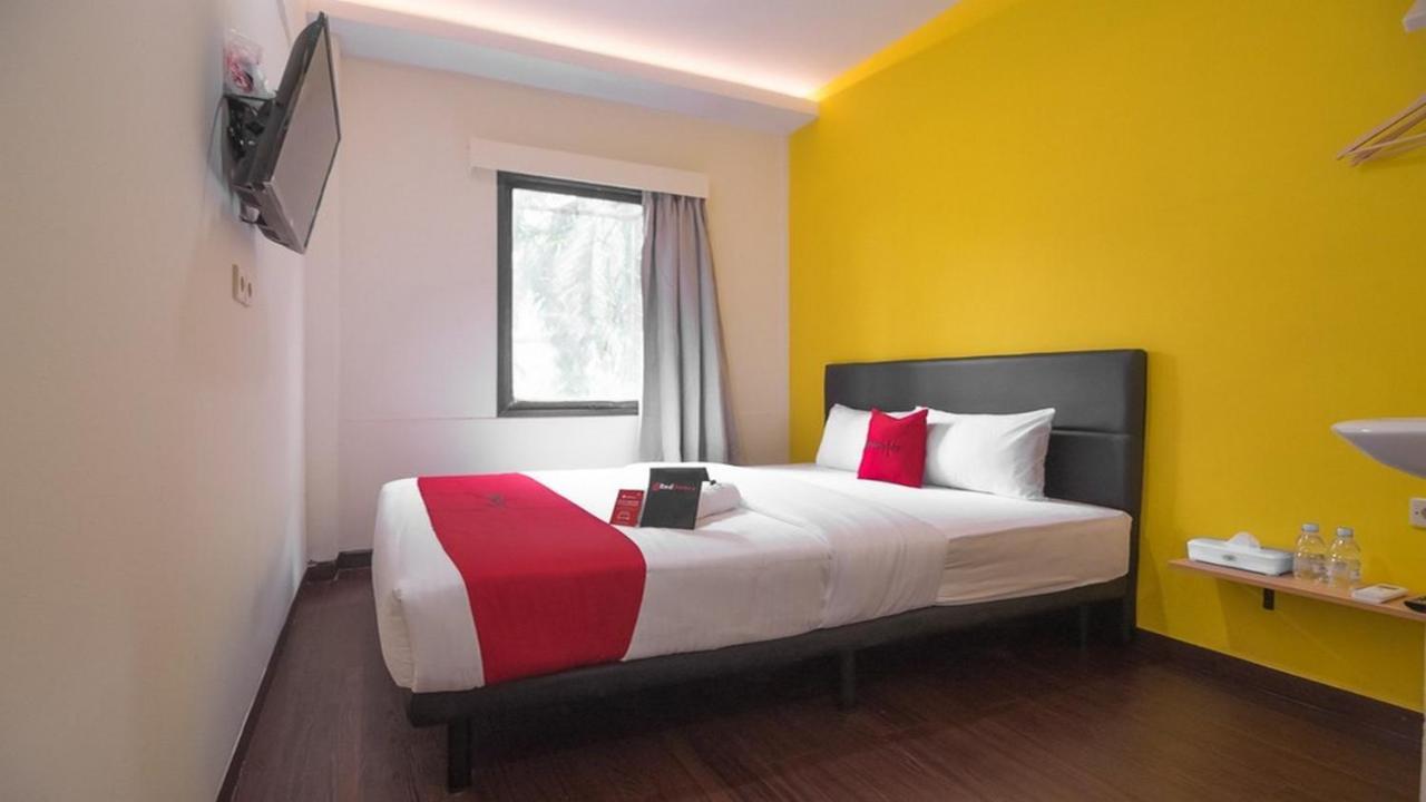 RedDoorz near ITC Mangga Dua Hotel Jakarta Buitenkant foto