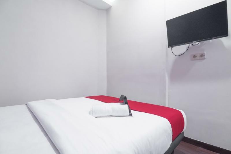 RedDoorz near ITC Mangga Dua Hotel Jakarta Buitenkant foto